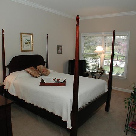 The Garden Inn Bed & Breakfast At Bee Rock Monterey Eksteriør billede